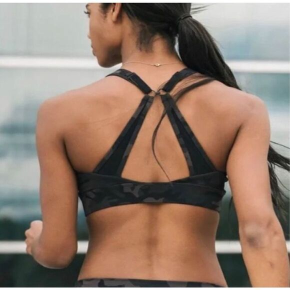 Zyia Active - Forest Camo V Neck Adjustable Mesh Sports Bra - Size M - Picture 4 of 9